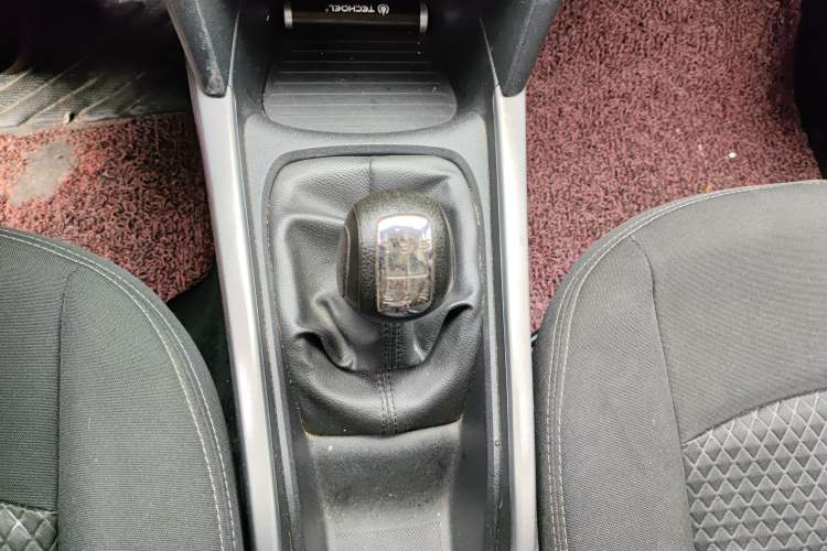 Used Citroen Elysee 2017 1.6L Manual Fashion Model Gear Lever