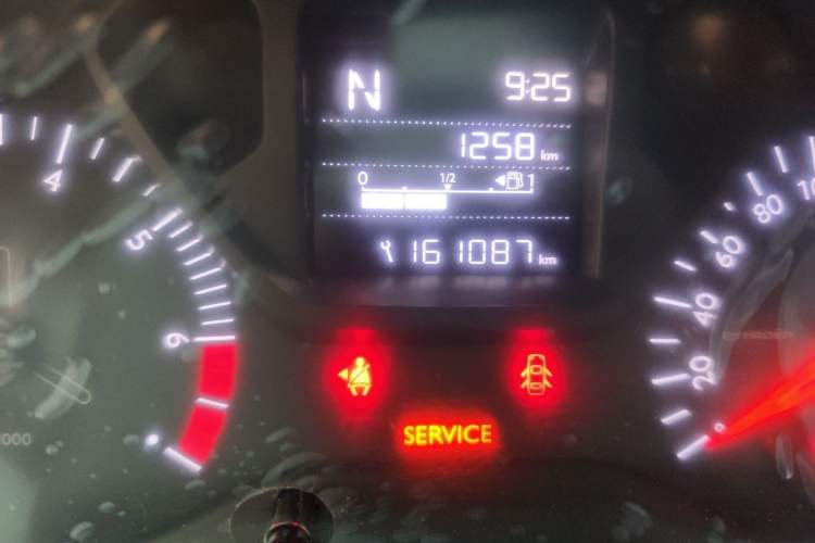 Used Citroen Elysee 2017 1.6L Automatic Fashion Model Odometer Close Up