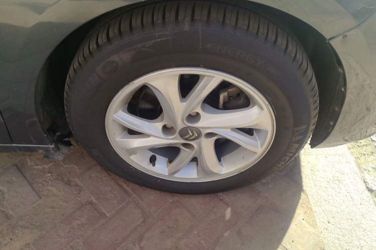 Used Citroen Elysee 2017 1.6L Automatic Fashion Model Right Front Wheel Hub