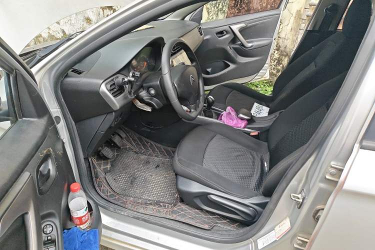 Used Citroen Elysee 2017 1.6L Manual Fashion Model Driver Seat
