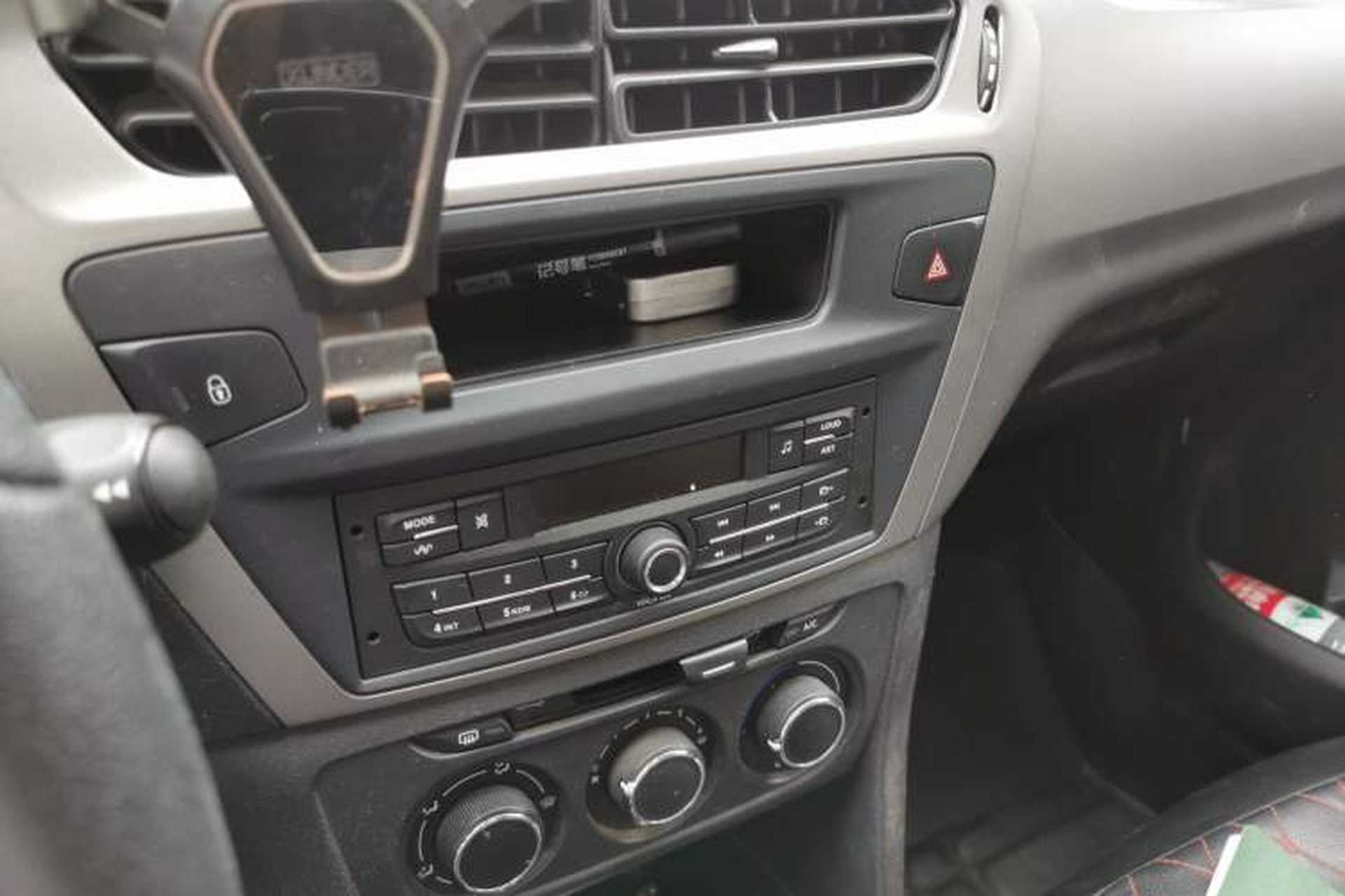 Used Citroen Elysee 2017 1.6L Manual Fashion Model Audio And AC Panel