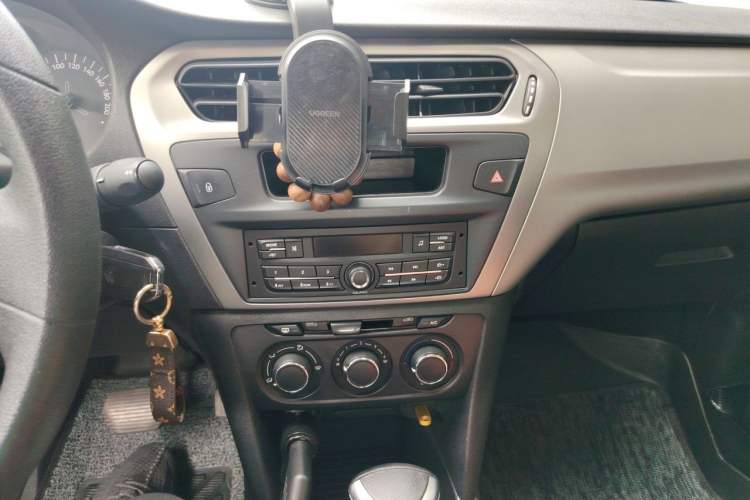 Used Citroen Elysee 2017 1.6L Automatic Fashion Model Audio And AC Panel