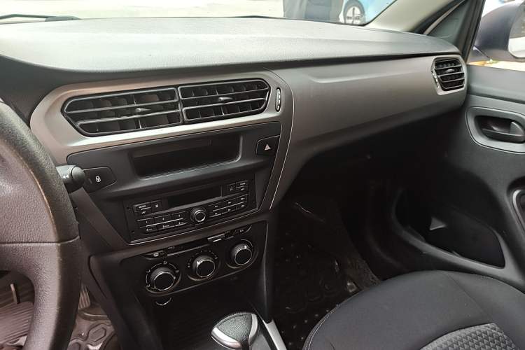 Used Citroen Elysee 2017 1.6L Automatic Fashion Model Audio And AC Panel