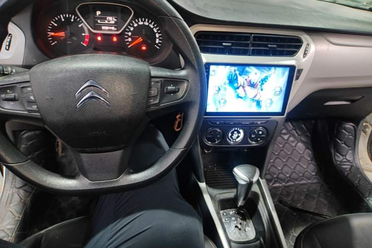 Used Citroen Elysee 2017 1.6L Automatic Comfort Model Center Console