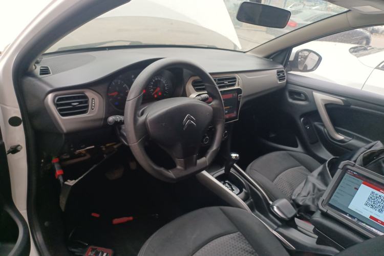 Used Citroen Elysee 2017 1.6L Automatic Fashion Model Center Console