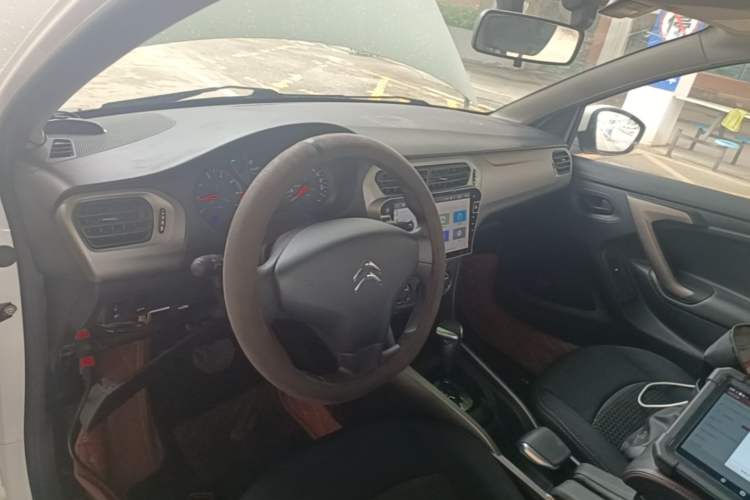 Used Citroen Elysee 2017 1.6L Automatic Fashion Model Center Console