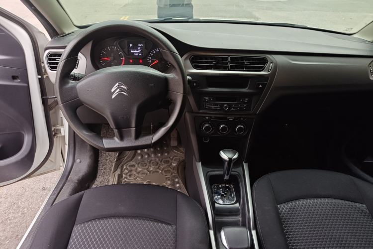 Used Citroen Elysee 2017 1.6L Automatic Fashion Model Center Console