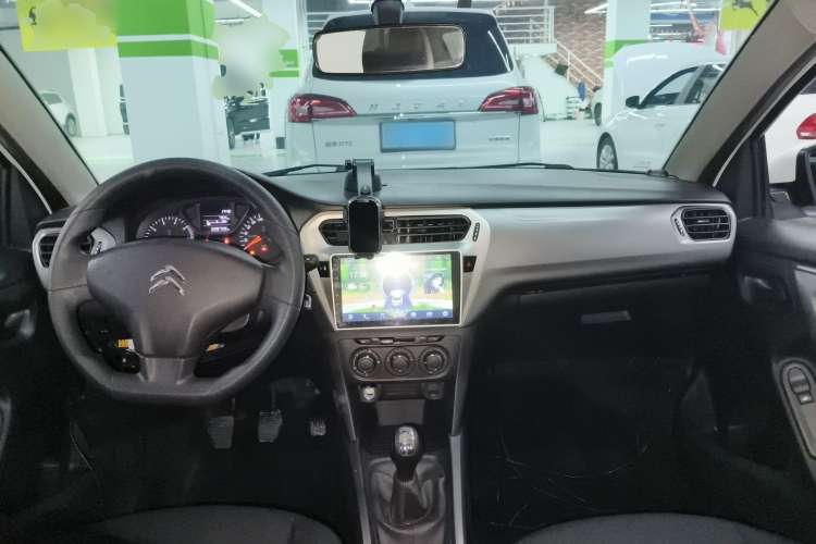 Used Citroen Elysee 2017 1.6L Manual Fashion Model Center Console