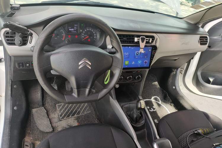 Used Citroen Elysee 2017 1.6L Manual Fashion Model Center Console