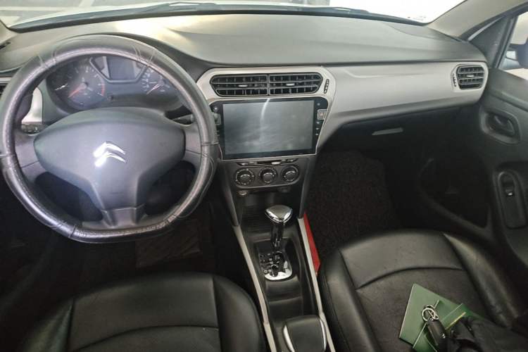 Used Citroen Elysee 2017 1.6L Automatic Fashion Model Center Console