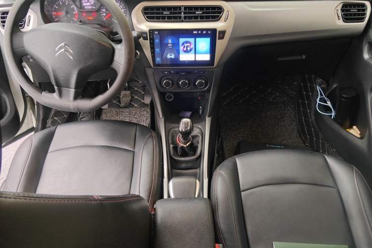Used Citroen Elysee 2017 1.6L Manual Fashion Model Center Console