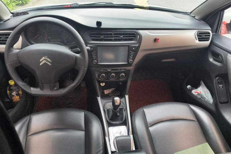Used Citroen Elysee 2017 1.6L Manual Fashion Model Center Console