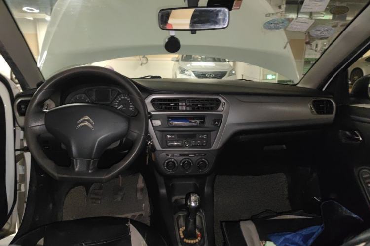 Used Citroen Elysee 2017 1.6L Manual Fashion Model Center Console