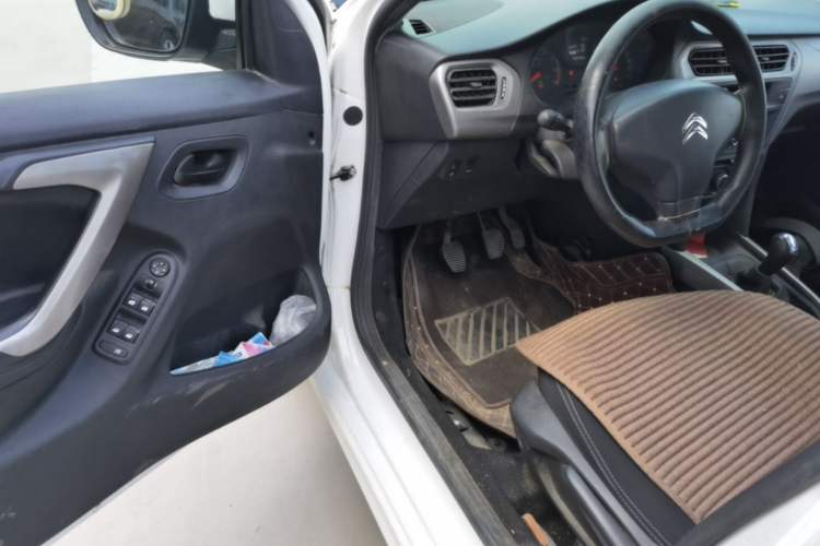 Used Citroen Elysee 2017 1.6L Manual Fashion Model Driver Seat