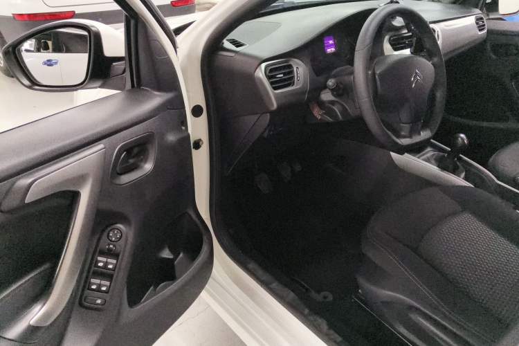 Used Citroen Elysee 2017 1.6L Manual Fashion Model Driver Seat