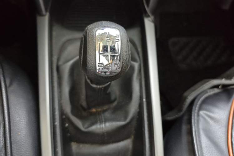 Used Citroen Elysee 2017 1.6L Manual Comfort Model Gear Lever