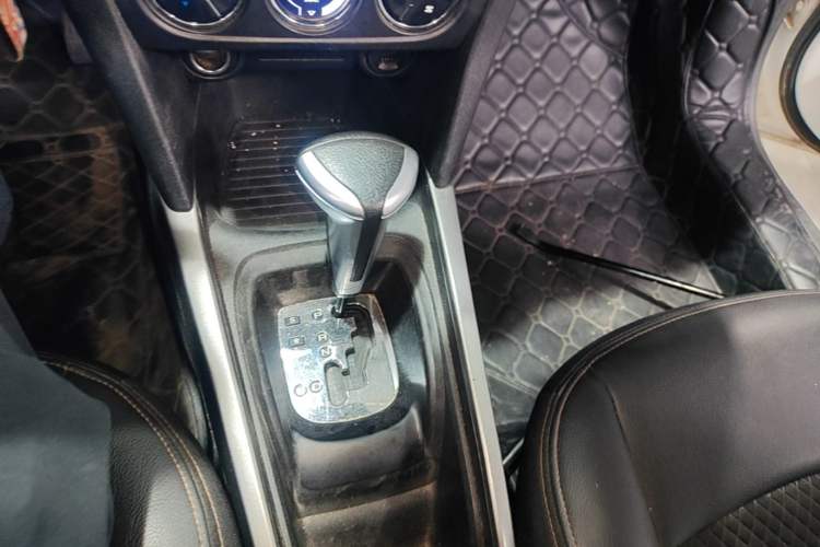Used Citroen Elysee 2017 1.6L Automatic Comfort Model Gear Lever