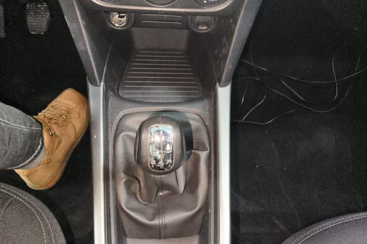 Used Citroen Elysee 2017 1.6L Manual Fashion Model Gear Lever