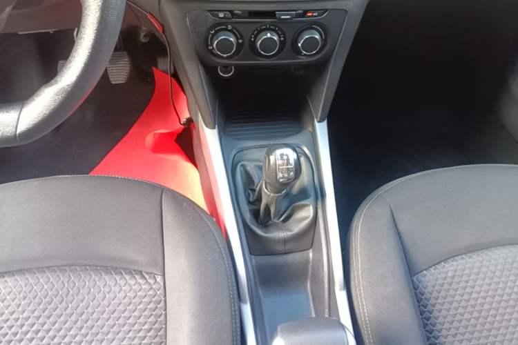 Used Citroen Elysee 2017 1.6L Manual Fashion Model Gear Lever