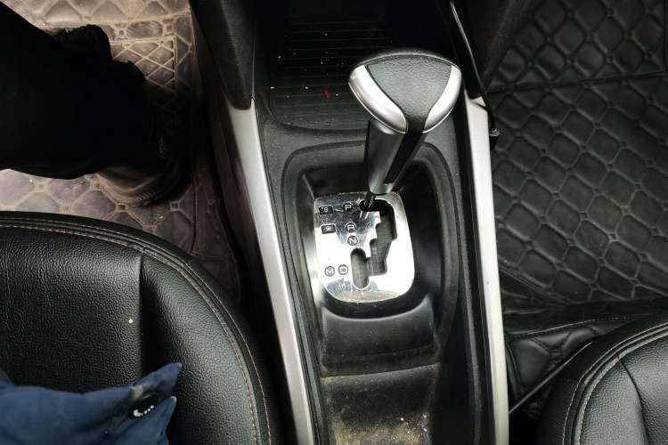 Used Citroen Elysee 2017 1.6L Automatic Comfort Model Gear Lever