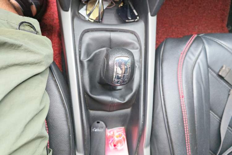 Used Citroen Elysee 2017 1.6L Manual Comfort Model Gear Lever