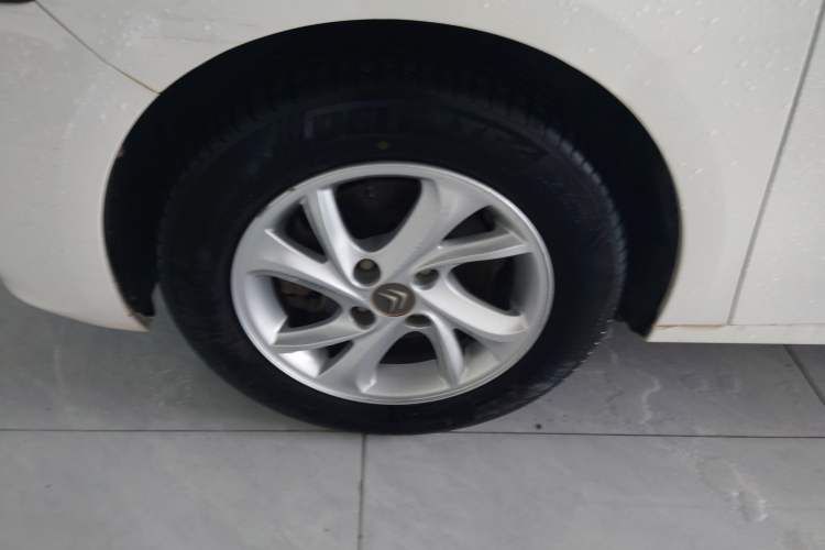 Used Citroen Elysee 2017 1.6L Manual Fashion Model Left Front Wheel Hub
