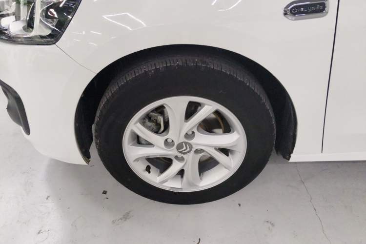 Used Citroen Elysee 2017 1.6L Manual Fashion Model Left Front Wheel Hub
