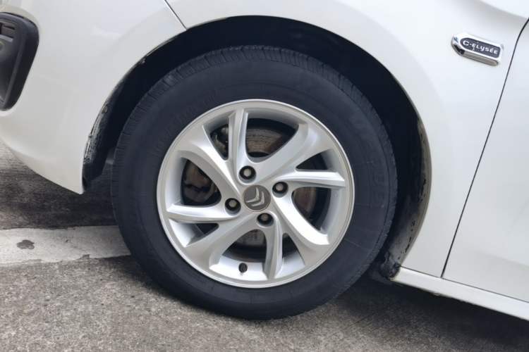 Used Citroen Elysee 2017 1.6L Manual Fashion Model Left Front Wheel Hub