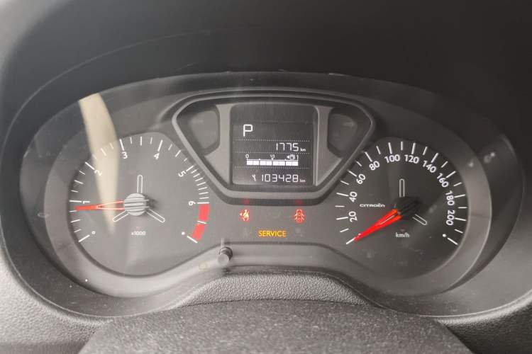 Used Citroen Elysee 2017 1.6L Automatic Fashion Model Odometer Close Up