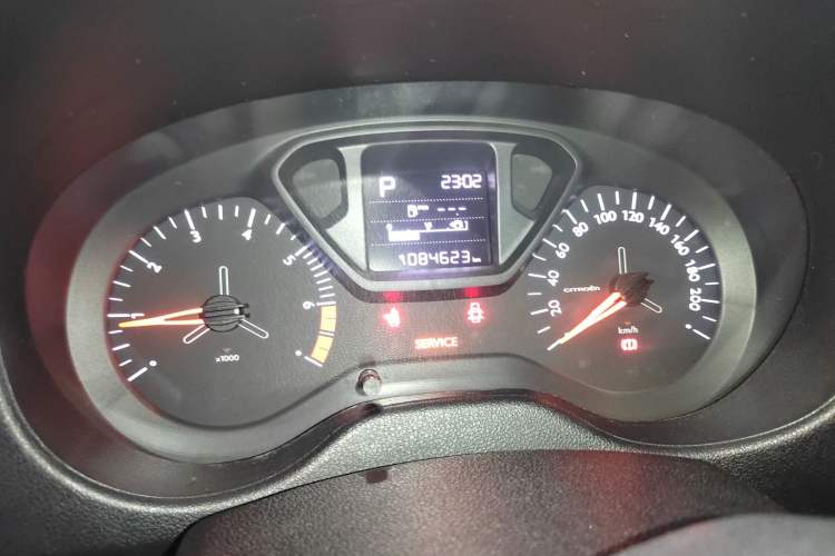 Used Citroen Elysee 2017 1.6L Automatic Fashion Model Odometer Close Up