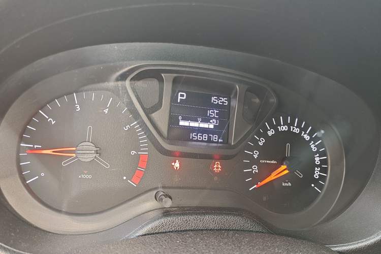 Used Citroen Elysee 2017 1.6L Automatic Fashion Model Odometer Close Up