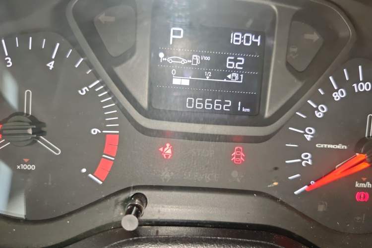 Used Citroen Elysee 2017 1.6L Automatic Fashion Model Odometer Close Up