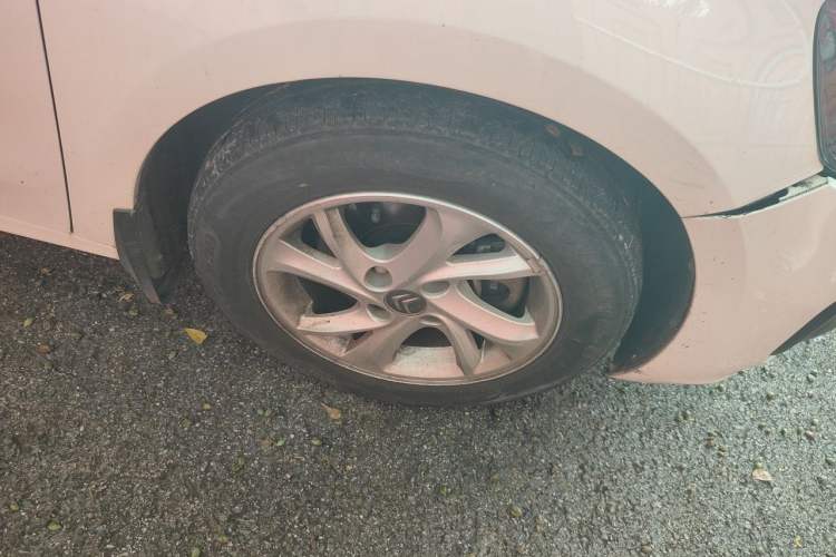 Used Citroen Elysee 2017 1.6L Automatic Fashion Model Right Front Wheel Hub