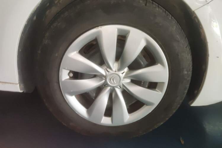 Used Citroen Elysee 2017 1.6L Manual Fashion Model Right Front Wheel Hub