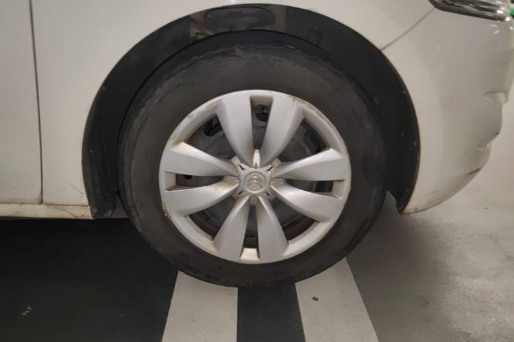 Used Citroen Elysee 2017 1.6L Manual Fashion Model Right Front Wheel Hub