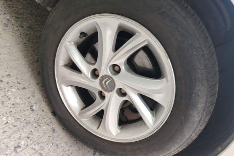 Used Citroen Elysee 2017 1.6L Automatic Fashion Model Right Front Wheel Hub