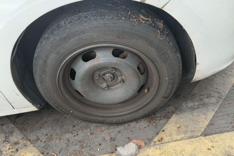 Used Citroen Elysee 2017 1.6L Manual Comfort Model Right Front Wheel Hub