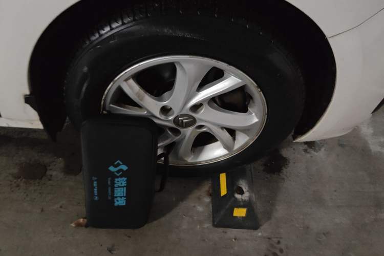 Used Citroen Elysee 2017 1.6L Automatic Fashion Model Right Front Wheel Hub