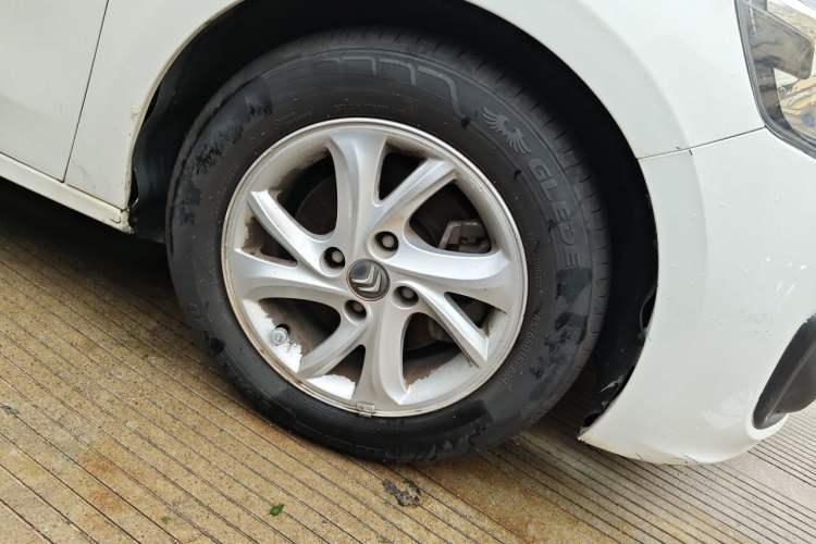 Used Citroen Elysee 2017 1.6L Automatic Fashion Model Right Front Wheel Hub
