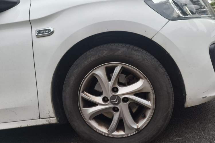 Used Citroen Elysee  Right Front Wheel Hub