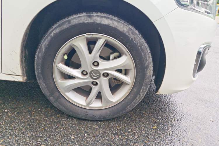 Used Citroen Elysee 2017 1.6L Manual Comfort Model Right Front Wheel Hub