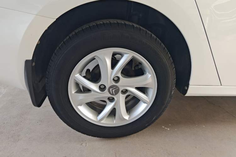 Used Citroen Elysee 2017 1.6L Automatic Fashion Model Right Rear Wheel Hub
