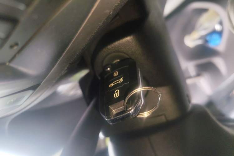 Used Citroen Elysee 2017 1.6L Manual Fashion Model Vehicle Key