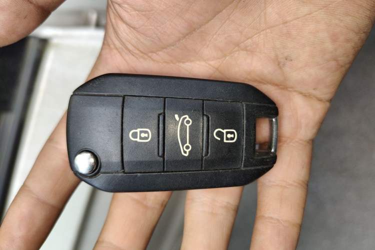 Used Citroen Elysee 2017 1.6L Manual Fashion Model Vehicle Key