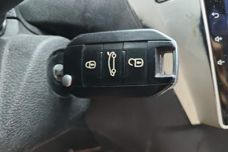 Used Citroen Elysee 2017 1.6L Automatic Fashion Model Vehicle Key