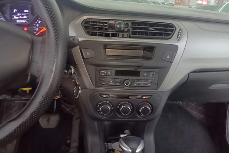 Used Citroen Elysee 2018 1.6L Automatic Fashion Model Audio And AC Panel