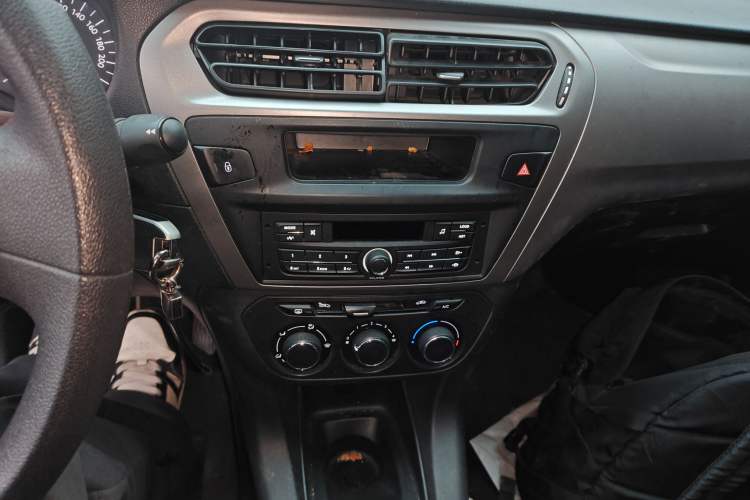 Used Citroen Elysee 2018 Revised Version 1.6L Manual Fashion Edition Audio And AC Panel