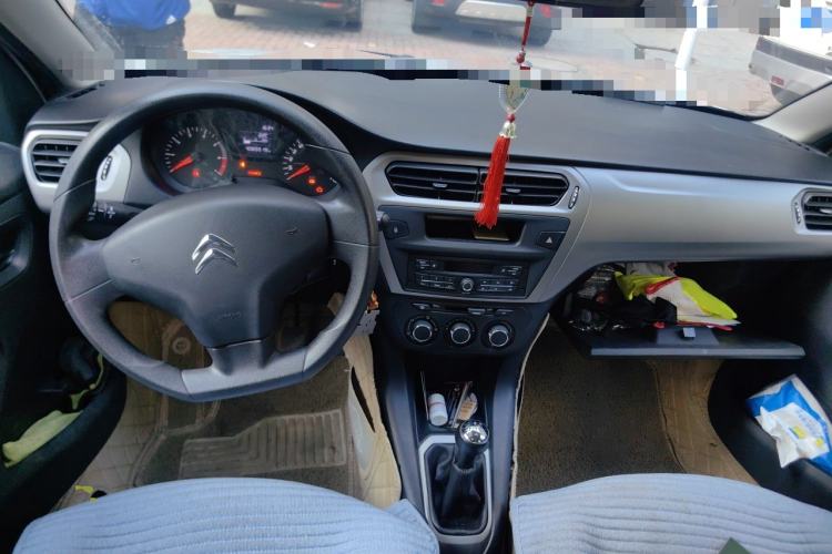 Used Citroen Elysee 2018 Revised Version 1.6L Manual Fashion Edition Center Console