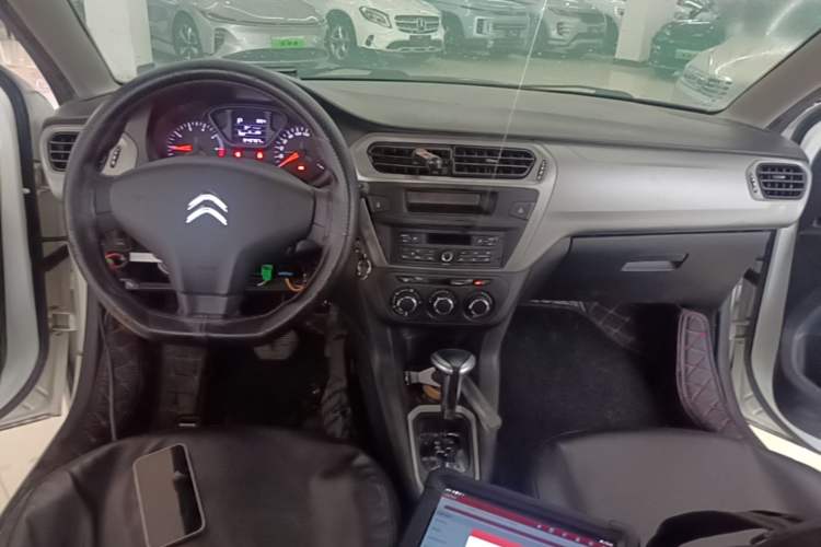 Used Citroen Elysee 2018 1.6L Automatic Fashion Model Center Console