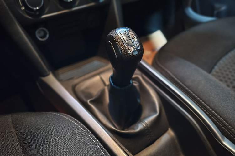 Used Citroen Elysee 2018 1.6L Manual Fashion Edition Gear Lever